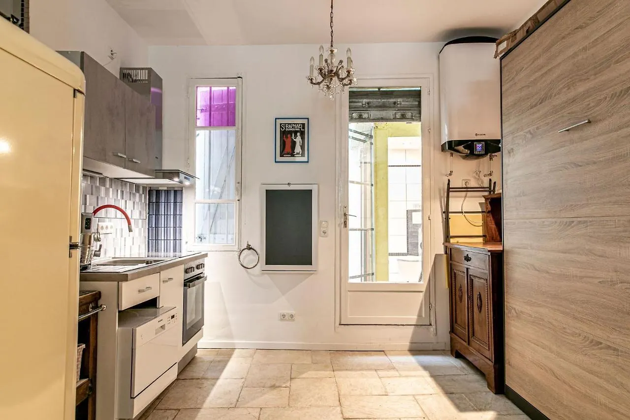 Montmartre Apartments - Androuet Paris 0*,