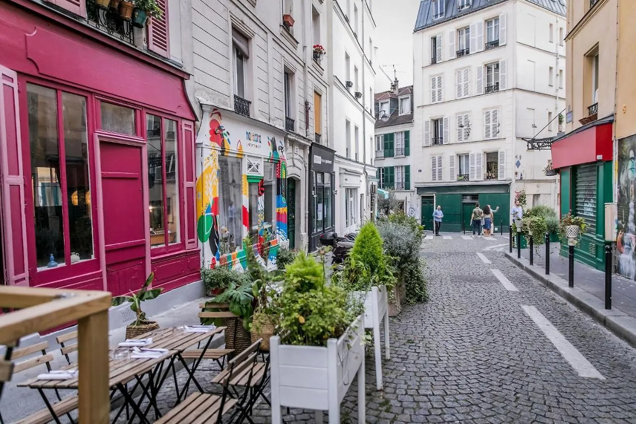 Montmartre Apartments - Androuet Paris 0*,  France